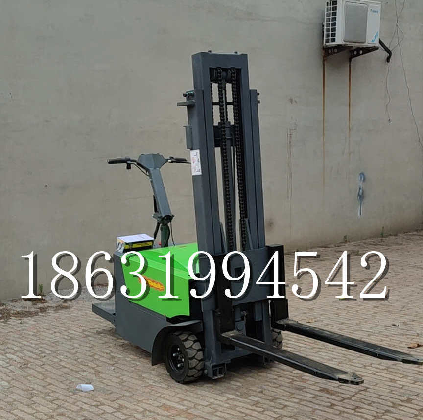 麻城市优程全电动叉车插腿式堆高车液压装卸车1.5吨升高小型站驾式铲车